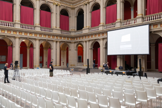 Dossier | Dans les coulisses des cérémonies de remise des diplômes de doctorat et prix de thèse