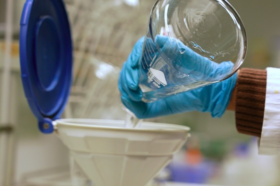 Réduire l’empreinte environnementale des travaux pratiques de chimie