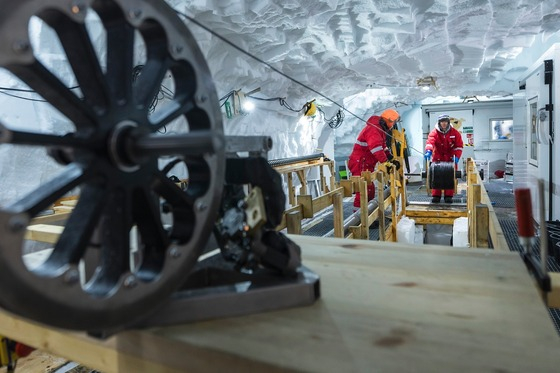 Le plus grand « fleuve de glace » du Groenland s’écoule sous l'effet de petits séismes