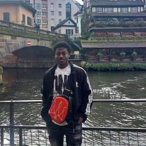 Avec la bourse Eiffel, Marius Darel Nguefack étudie l’ingénierie des polymères