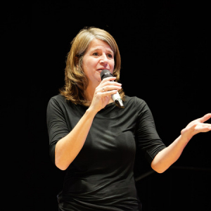 Wiebke Drenckhan, lauréate de la Médaille de la médiation scientifique 2023 du CNRS