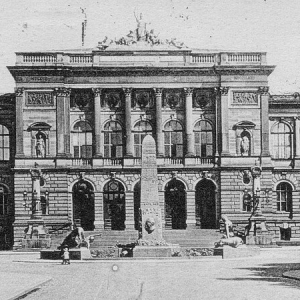 Les moulages des bustes de la façade du Palais universitaire retrouvés